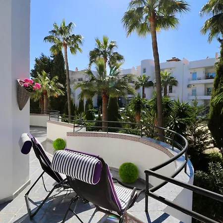 Golf Resort, Pool, Bbq, Massive Sunny Terrace With Mountain Views Apartment