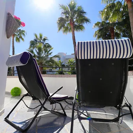 Golf Resort, Pool, Bbq, Massive Sunny Terrace With Mountain Views Appartement *