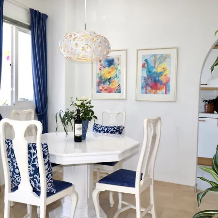 Golf Resort, Pool, Bbq, Massive Sunny Terrace With Mountain Views דירה