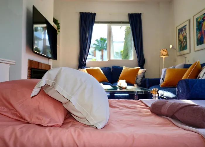 Golf Resort, Pool, Bbq, Massive Sunny Terrace With Mountain Views * Estepona