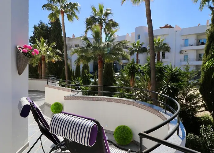 Golf Resort, Pool, Bbq, Massive Sunny Terrace With Mountain Views Apartment