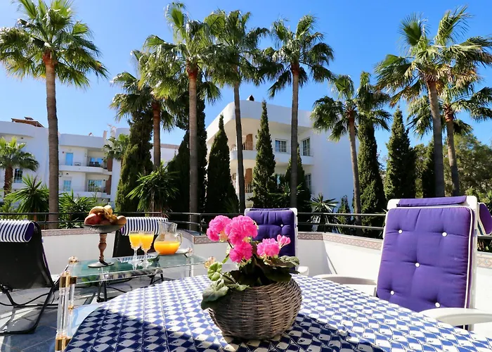 Golf Resort, Pool, Bbq, Massive Sunny Terrace With Mountain Views * Estepona
