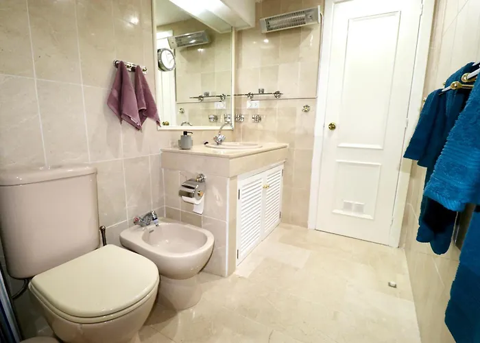 Golf Resort, Pool, Bbq, Massive Sunny Terrace With Mountain Views 아파트