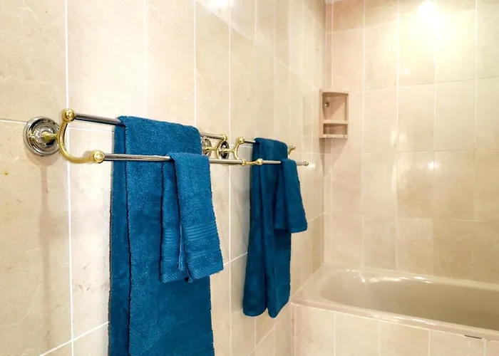 Golf Resort, Pool, Bbq, Massive Sunny Terrace With Mountain Views 아파트 에스테포나