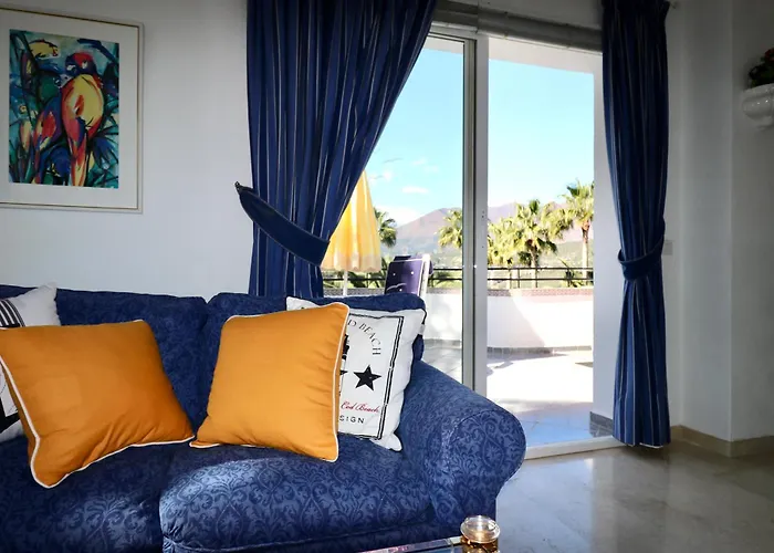 Golf Resort, Pool, Bbq, Massive Sunny Terrace With Mountain Views 아파트