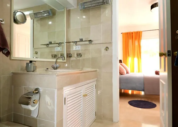 Golf Resort, Pool, Bbq, Massive Sunny Terrace With Mountain Views 아파트 에스테포나