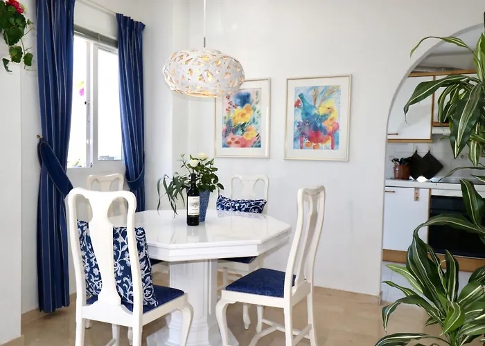 Golf Resort, Pool, Bbq, Massive Sunny Terrace With Mountain Views 아파트