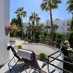 Golf Resort, Pool, Bbq, Massive Sunny Terrace With Mountain Views Apartmán