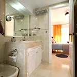 Golf Resort, Pool, Bbq, Massive Sunny Terrace With Mountain Views Apartmán Estepona